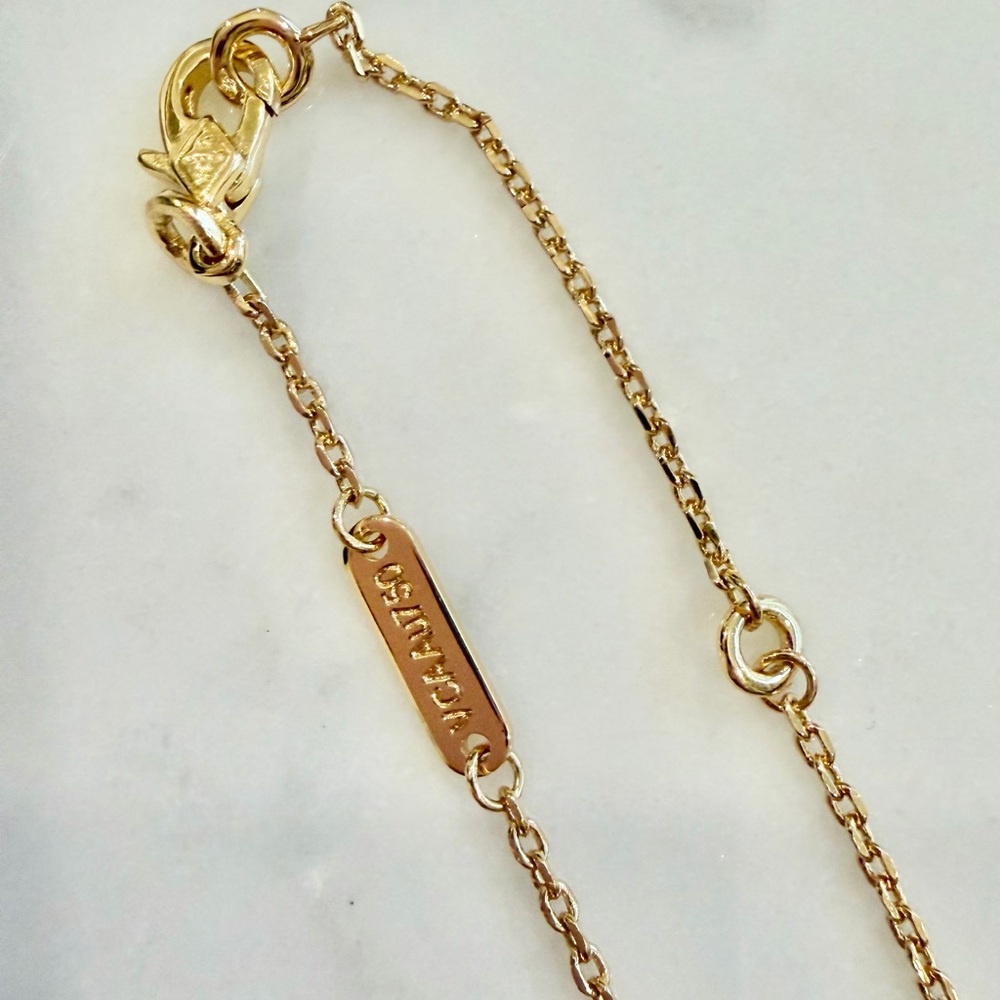 Elegant Gold Plated Clover Pendant Necklace Adjustable 16-18" - Picture 4 of 5